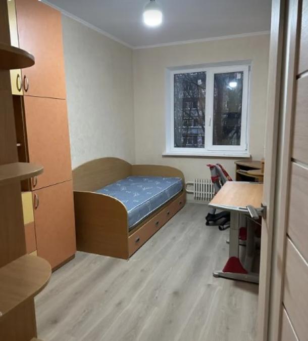 Квартира, 3-кімн., Харьков, 533м/р, Бучмы