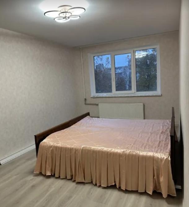 Квартира, 3-кімн., Харьков, 533м/р, Бучмы