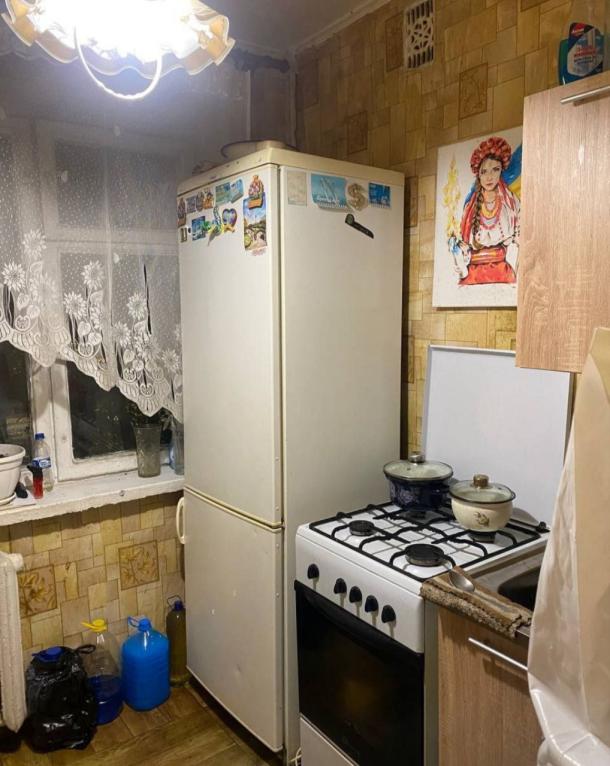 Квартира, 3-кімн., Харьков, 606м/р, Светлая