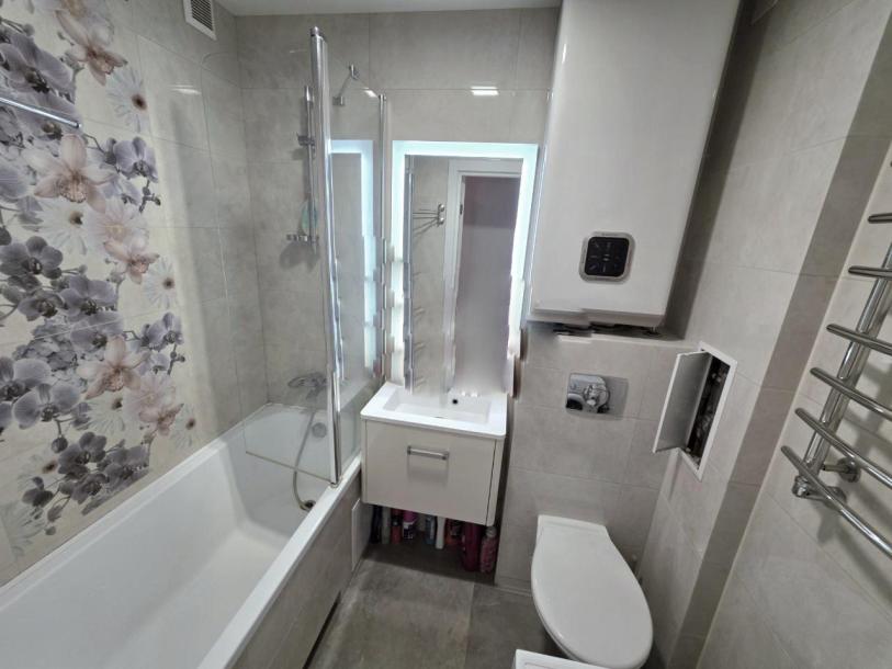 Квартира, 2-кімн., Харьков, 604м/р, Тракторостроителей просп.