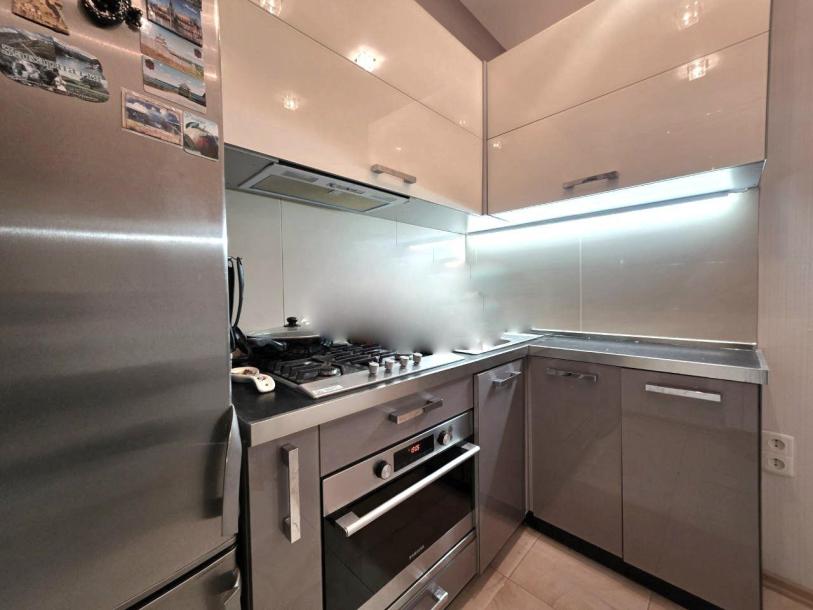 Квартира, 2-кімн., Харьков, 604м/р, Тракторостроителей просп.