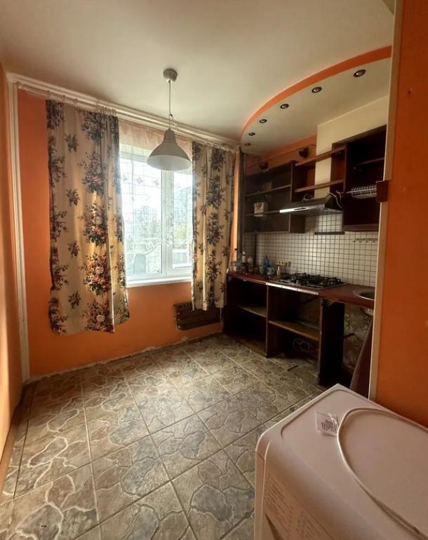 Квартира, 3-кімн., Харьков, Залютино, Золочевская