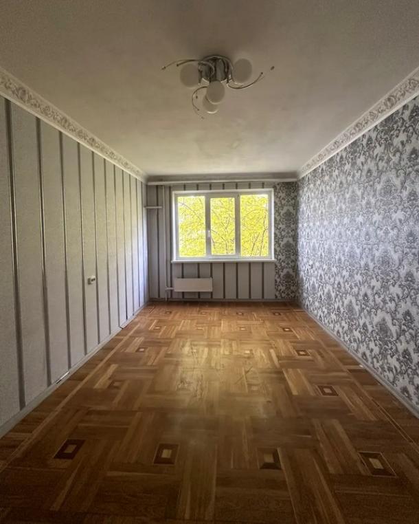 Квартира, 3-кімн., Харьков, Залютино, Золочевская