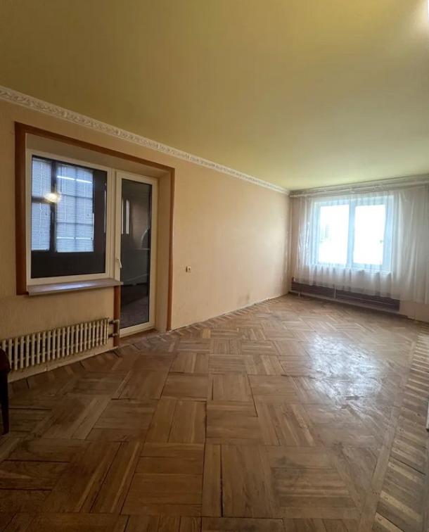 Квартира, 3-кімн., Харьков, Залютино, Золочевская