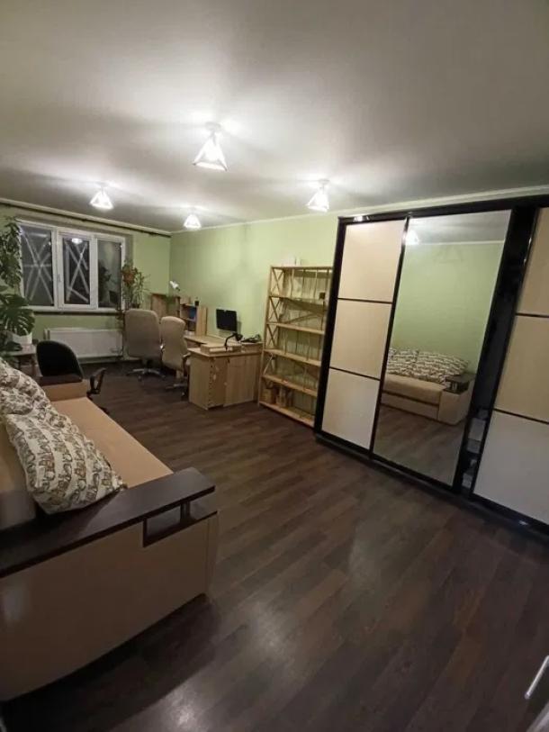 Квартира, 2-кімн., Харьков, Рогань жилмассив, Роганская