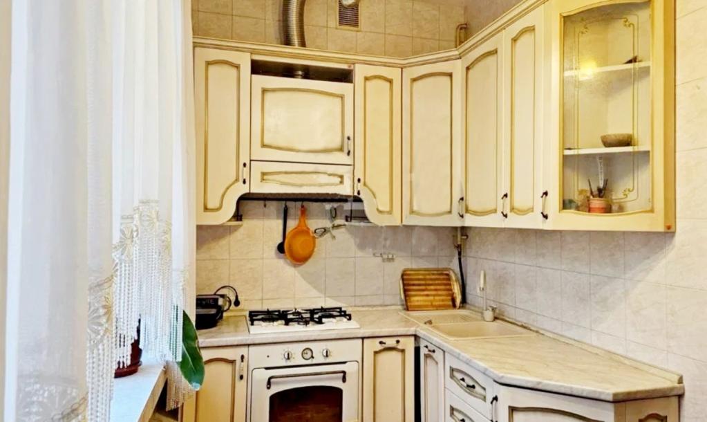 Квартира, 3-кімн., Харьков, Госпром, Юры Зойфера (Анри Барбюса)