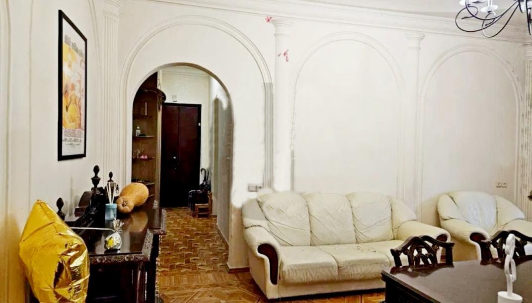 Квартира, 3-кімн., Харьков, Госпром, Юры Зойфера (Анри Барбюса)