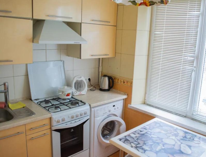 Квартира, 3-кімн., Харьков, 522м/р, Валентиновская