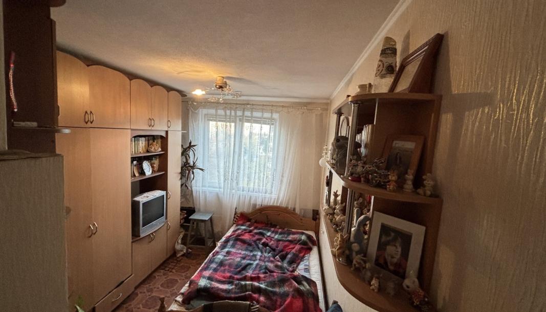 Квартира, 3-кімн., Харьков, Рогань жилмассив, 92-й бригады (Грицевца)