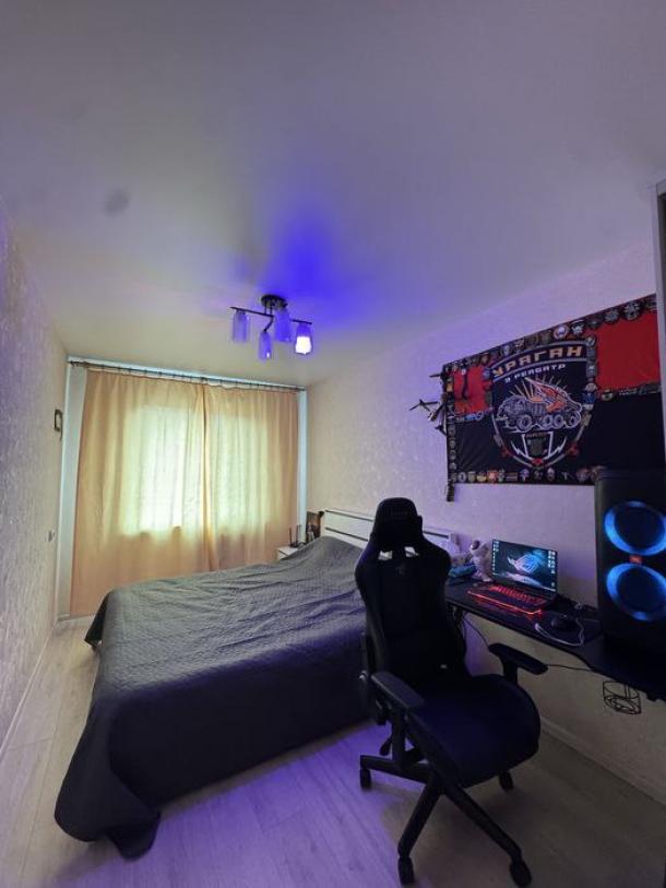 Квартира, 2-кімн., Харьков, 604м/р, Тракторостроителей просп.