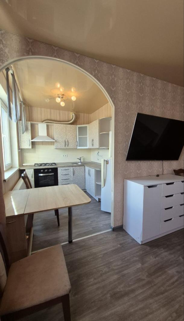 Квартира, 3-кімн., Харьков, Алексеевка, Победы пр.