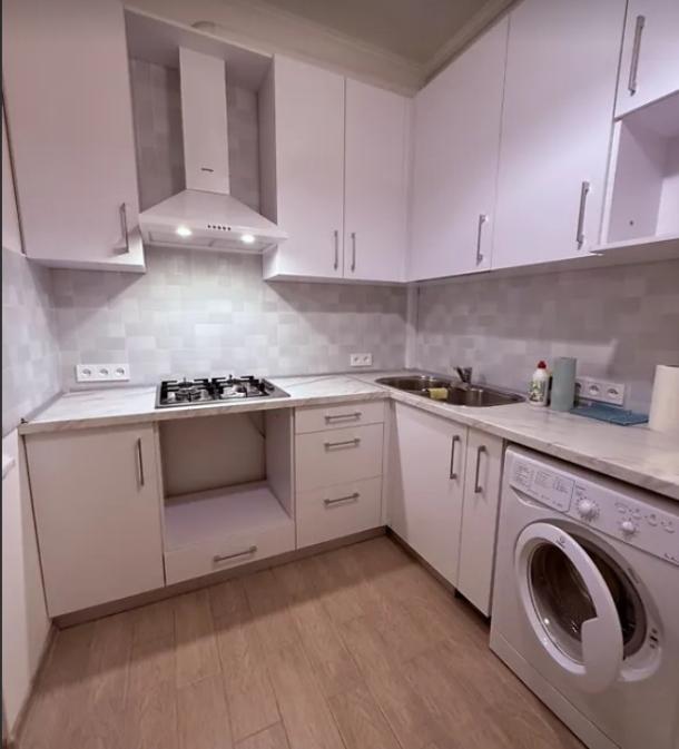 Квартира, 2-кімн., Харьков, Нагорный, Динамовская