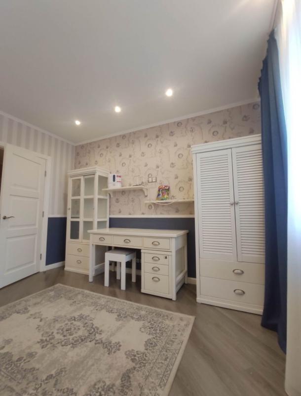 Квартира, 3-кімн., Харьков, Защитников Украины метро, Сергеевская