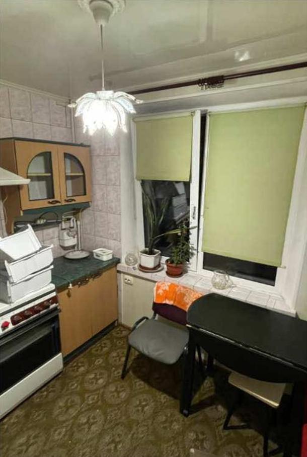 Квартира, 3-кімн., Харьков, 533м/р, Тракторостроителей просп.