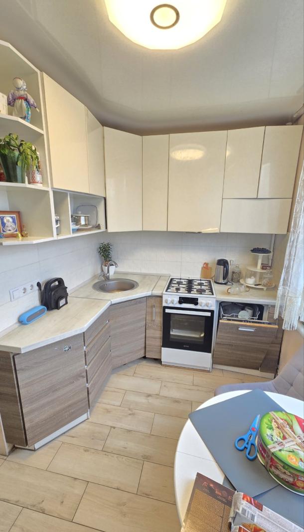 Квартира, 3-кімн., Харьков, Восточный, Мохначанская