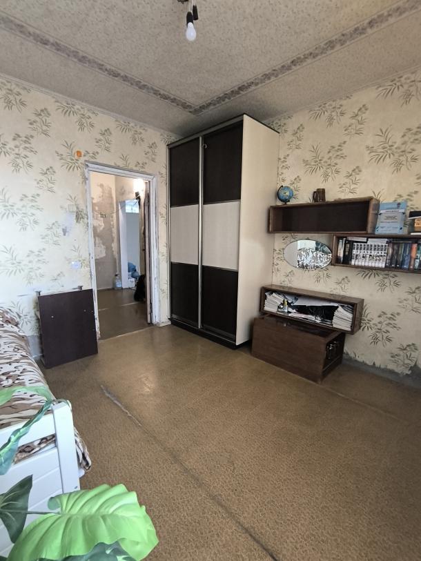 Квартира, 4-кімн., Харьков, Рогань жилмассив, Луи Пастера