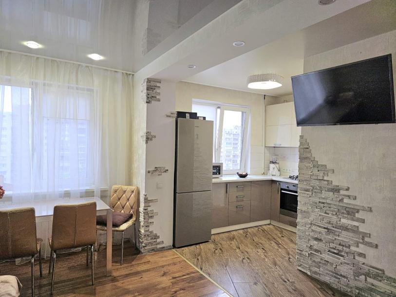 Квартира, 3-кімн., Харьков, Холодная Гора, Полтавский Шлях