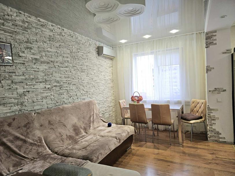 Квартира, 3-кімн., Харьков, Холодная Гора, Полтавский Шлях