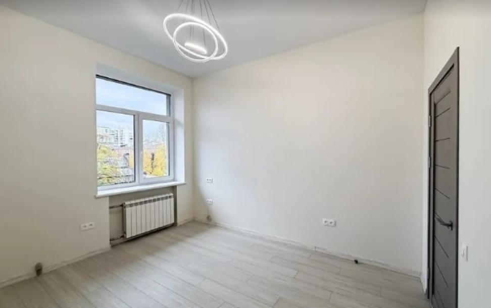 Квартира, 4-кімн., Харьков, Госпром, Культуры (Калинина, Свердлова, Советская Советский 3 пер.)