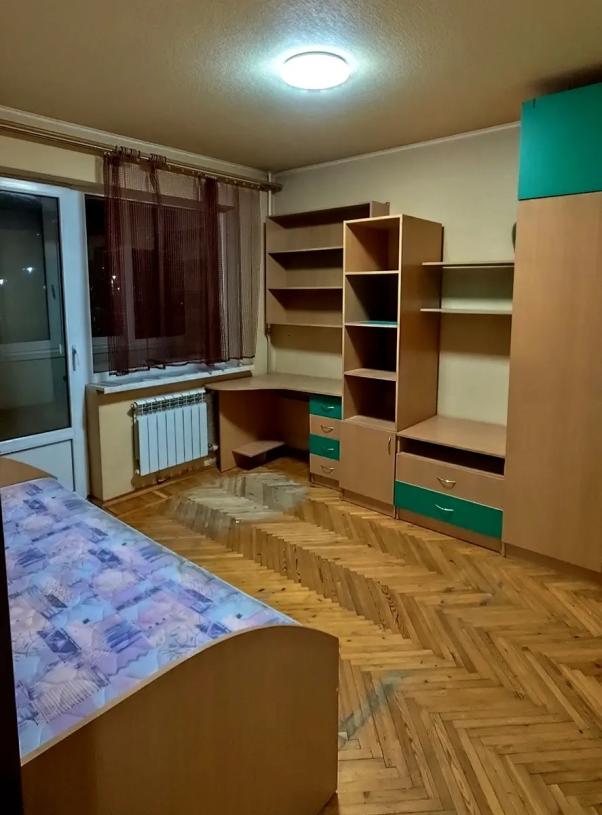 Квартира, 3-кімн., Харьков, 522м/р, Академика Барабашова