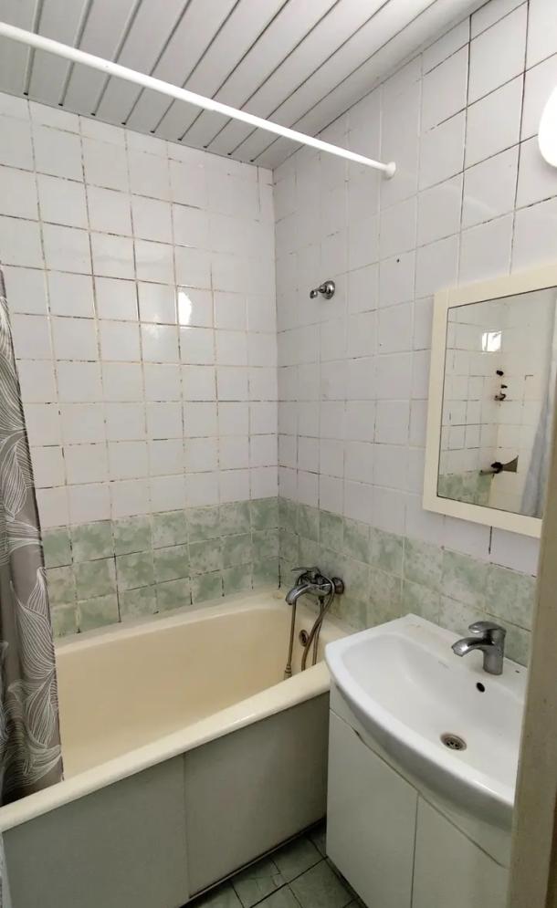 Квартира, 3-кімн., Харьков, 522м/р, Академика Барабашова