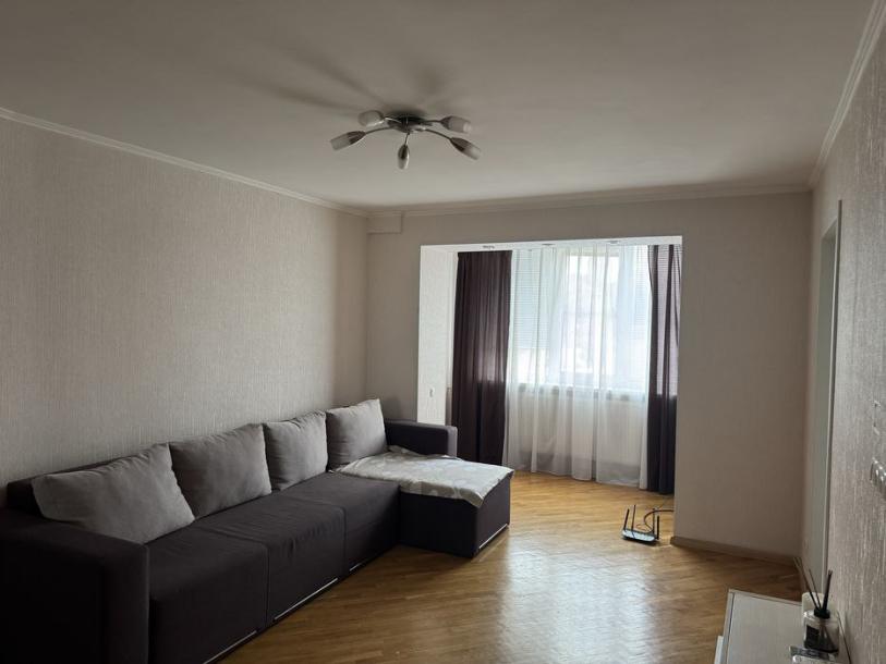 Квартира, 3-кімн., Харьков, Жуковского поселок, Жуковского проспект