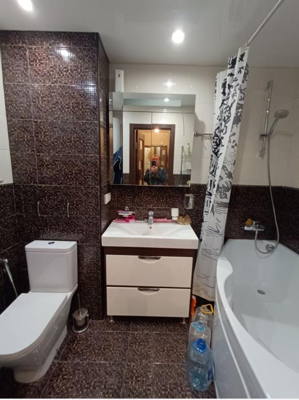 Квартира, 4-кімн., Харьков, 1 Северная Салтовка, Гвардейцев Широнинцев