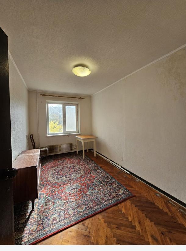 Квартира, 3-кімн., Харьков, 531м/р, Непокоренных (Героев Труда)