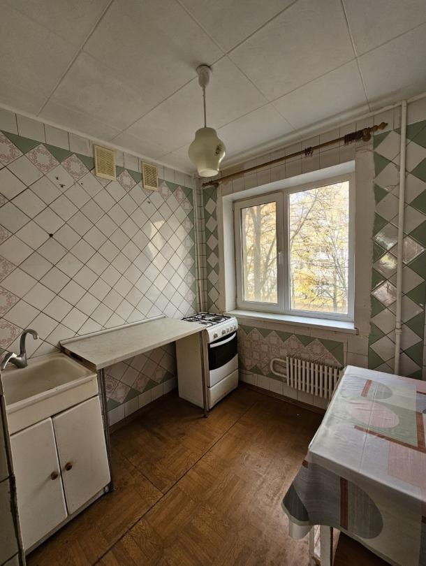 Квартира, 3-кімн., Харьков, 531м/р, Непокоренных (Героев Труда)