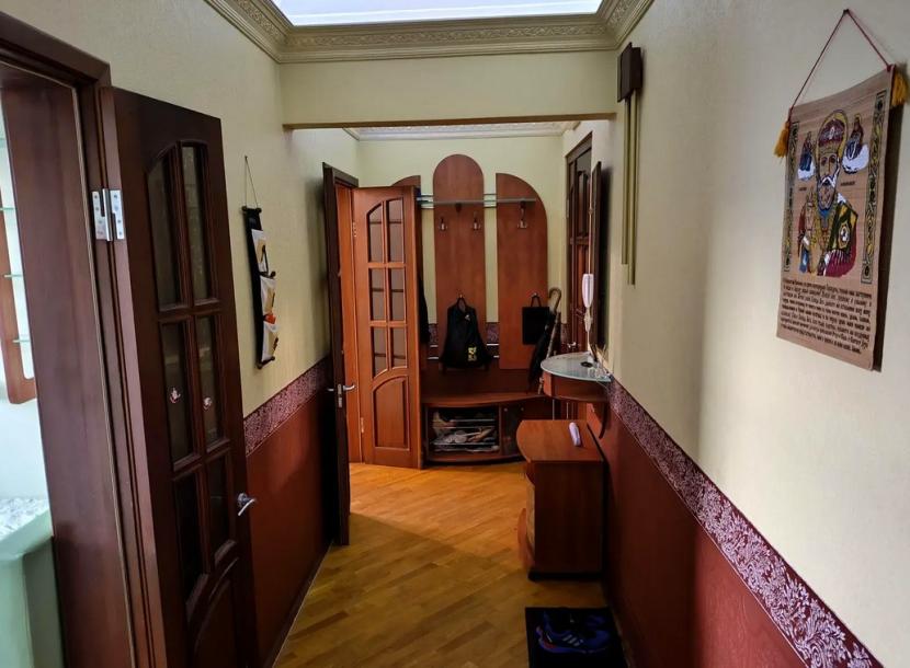 Квартира, 3-кімн., Харьков, Нагорный, Конституции пл.