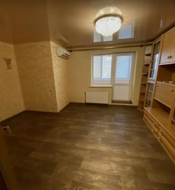 Квартира, 3-кімн., Харьков, Завод Шевченко, Селянская (Совхозная, Пионера)