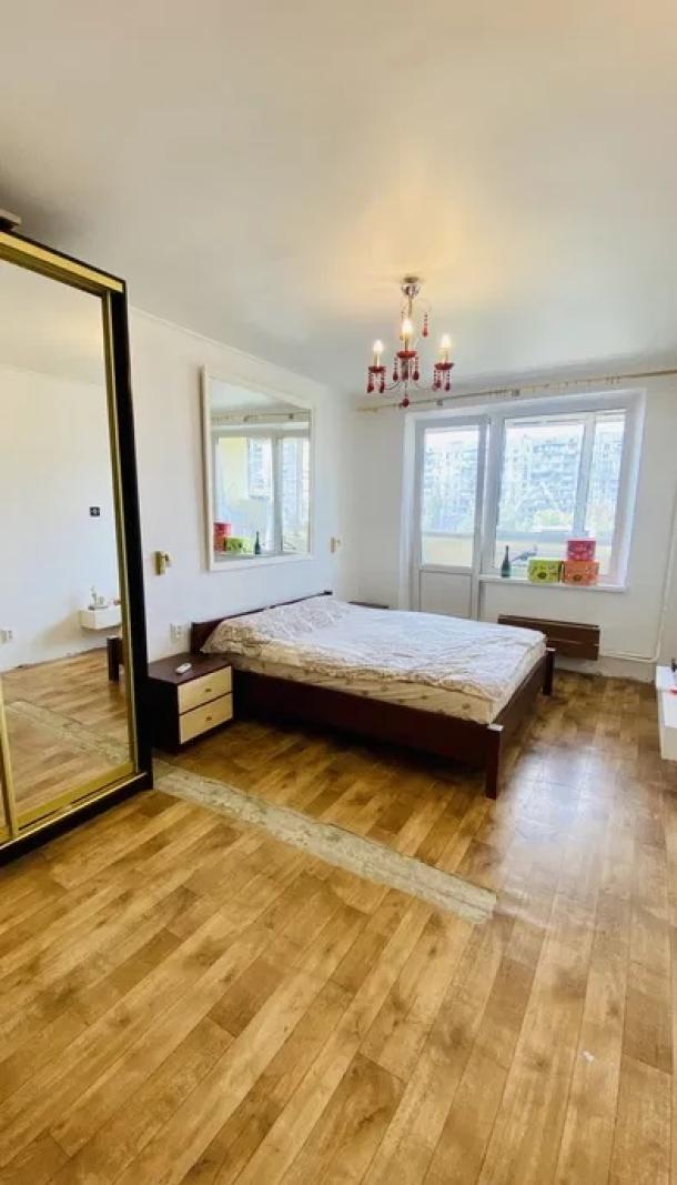 Квартира, 3-кімн., Харьков, Алексеевка, Людвига Свободы пр.