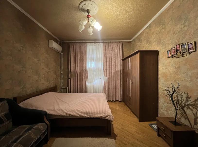 Квартира, 3-кімн., Харьков, Спортивная метро, Молочная (Кирова)