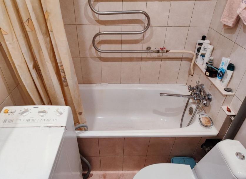 Квартира, 2-кімн., Харьков, Павлово Поле, Александра Олеся (Есенина)