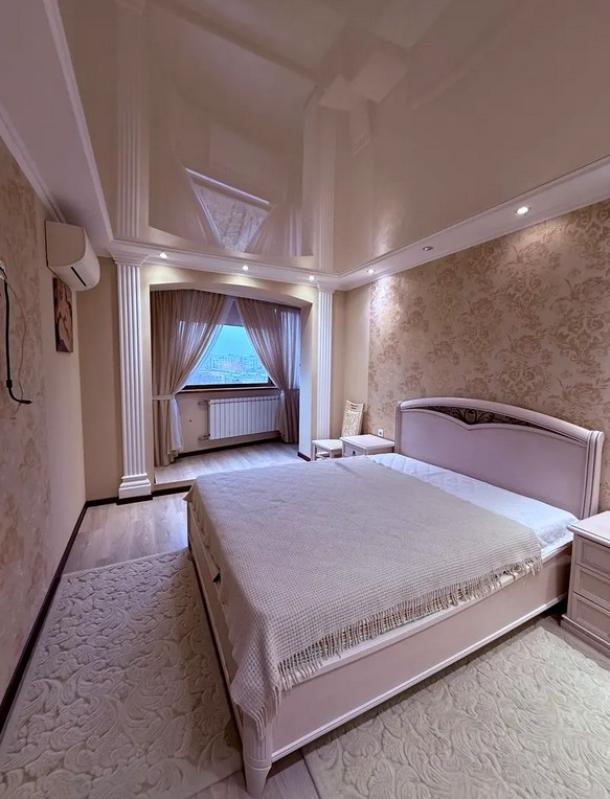 Квартира, 3-кімн., Харьков, 605м/р, Юбилейный пр. (50 лет ВЛКСМ пр.)