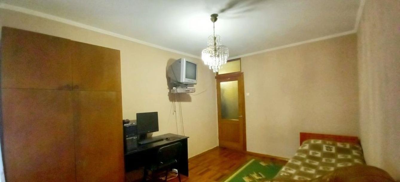 Квартира, 3-кімн., Харьков, Залютино, Борзенко