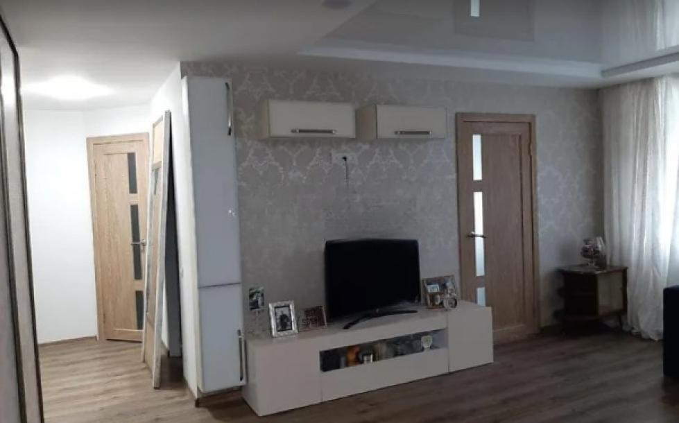 Квартира, 3-кімн., Харьков, Павлово Поле, Старицкого