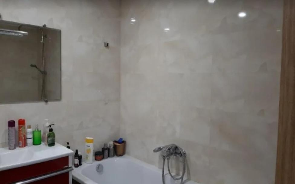 Квартира, 3-кімн., Харьков, Павлово Поле, Старицкого