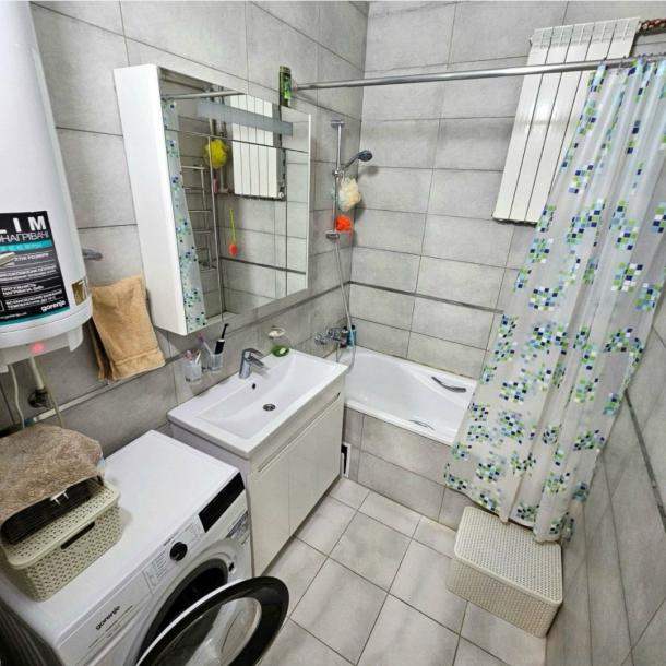 Квартира, 3-кімн., Харьков, Шатиловка, Авиационная