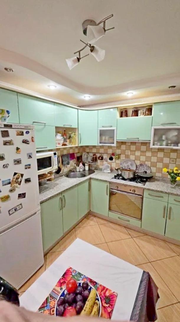 Квартира, 2-кімн., Харьков, Песочин, Набережный взд