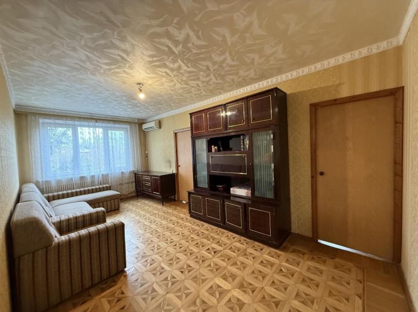 Квартира, 4-кімн., Харьков, 656м/р, Гвардейцев Широнинцев