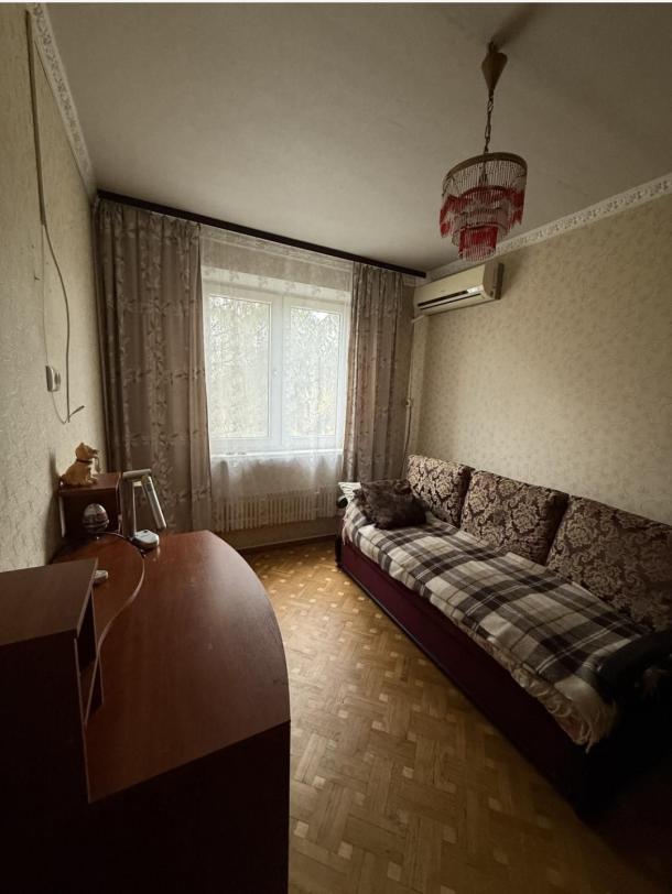 Квартира, 4-кімн., Харьков, 656м/р, Гвардейцев Широнинцев