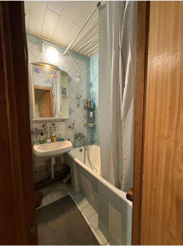 Квартира, 4-кімн., Харьков, 656м/р, Гвардейцев Широнинцев