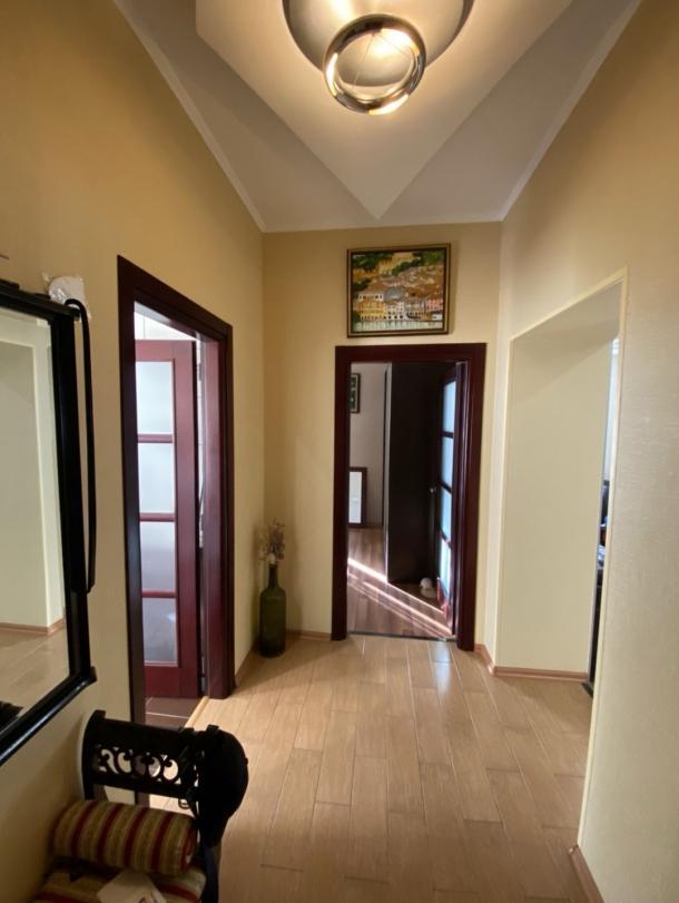 Квартира, 3-кімн., Харьков, Центр, Куликовский спуск (Революции ул.)