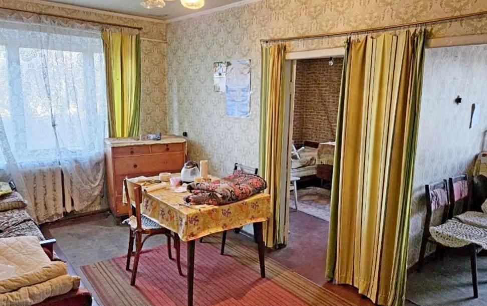 Квартира, 3-кімн., Печенеги, Чугуевский район