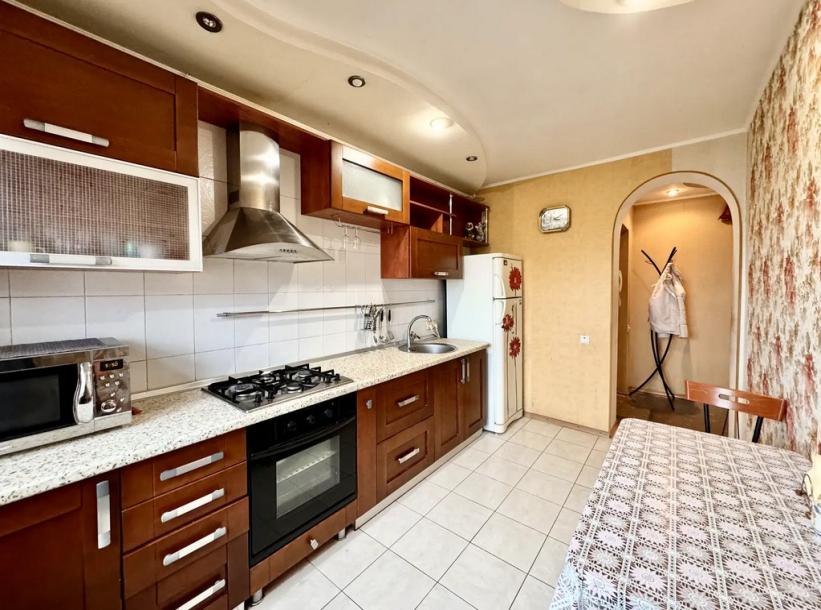 Квартира, 3-кімн., Харьков, Аэропорт, Мерефянское шоссе