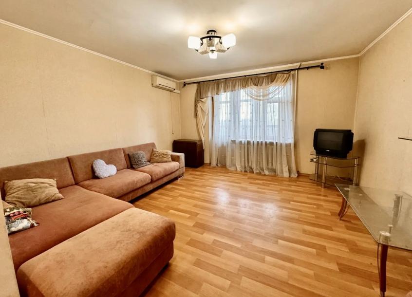 Квартира, 3-кімн., Харьков, Аэропорт, Мерефянское шоссе