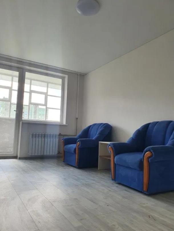 Квартира, 3-кімн., Харьков, 524м/р, Непокоренных (Героев Труда)