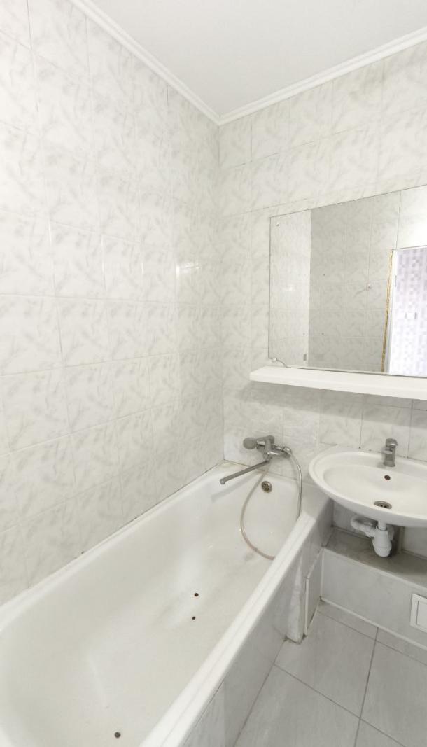 Квартира, 2-кімн., Харьков, 624м/р, Амосова