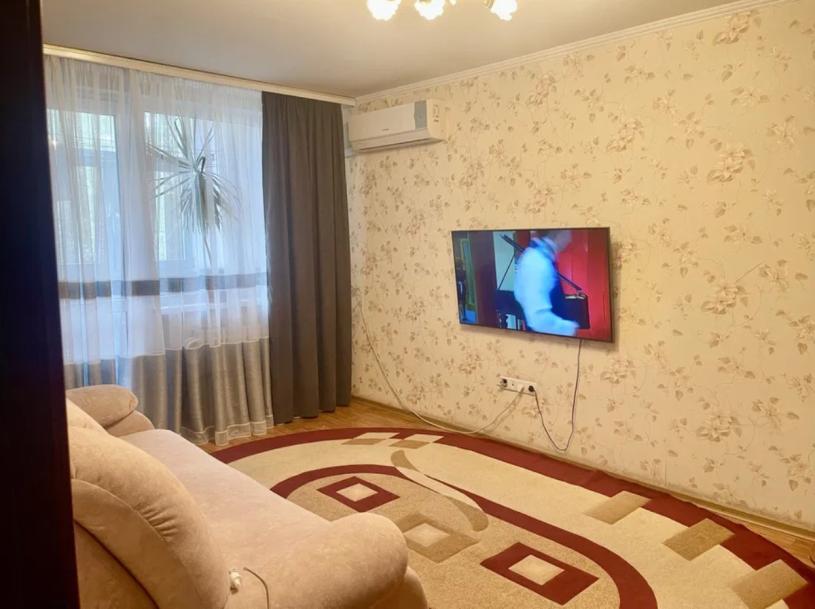 Квартира, 3-кімн., Клугино-Башкировка, Чугуевский район, Горишного